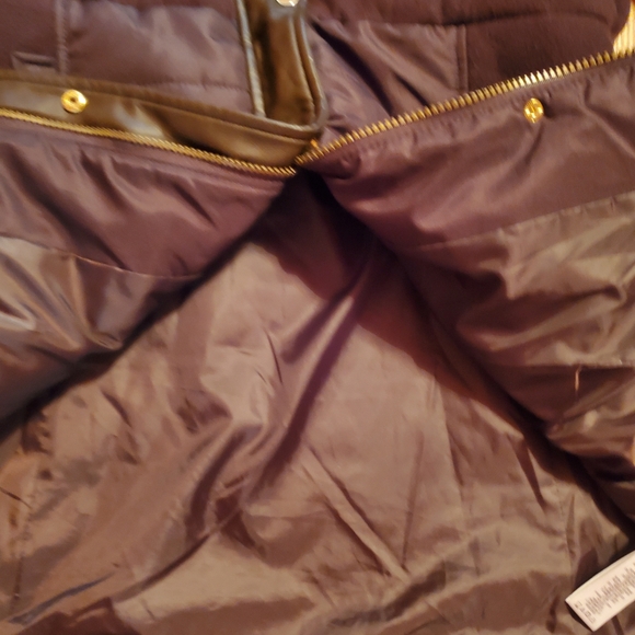 Two-Tone Puffer Coat - Picture 4 of 9